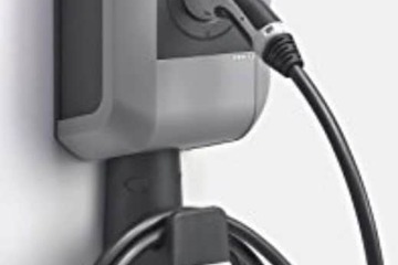 Electric vehicle charging station