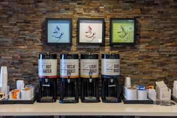 Breakfast/Coffee Service 32 of 35