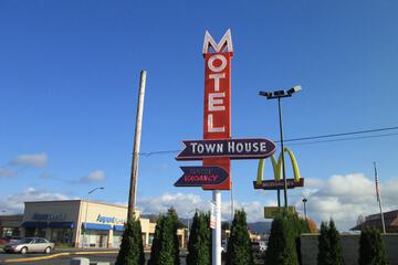 Town House Motel Inc