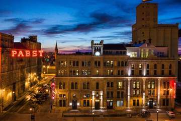 The Brewhouse Inn & Suites