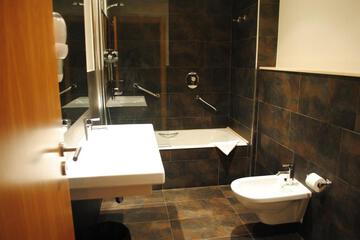 Photo 34