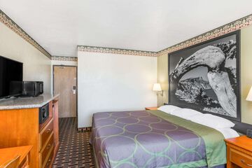 Room 13 of 15