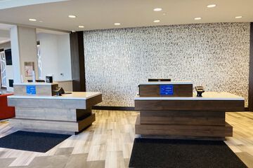 Check-in/check-out kiosk