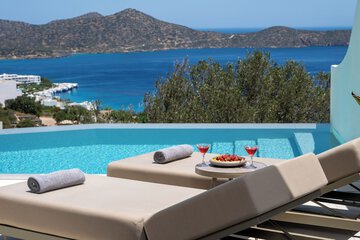 Private pool