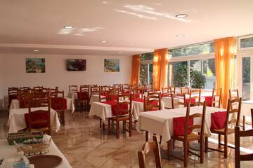Indoor wedding