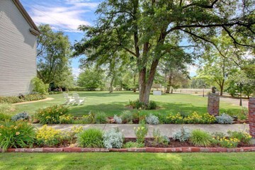 Hotel Exterior 94 of 107