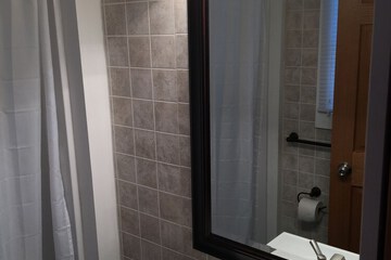 Room 8 of 17