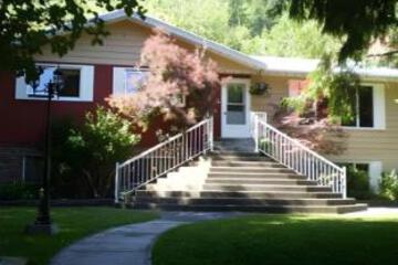 Riverbend Guest House