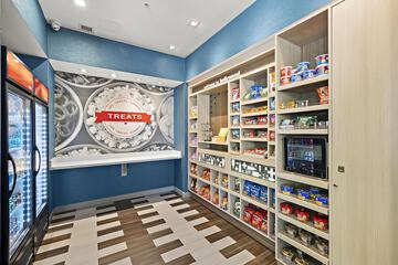 Snack bar