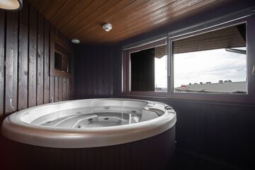 Private spa tub
