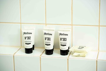 Bathroom amenities
