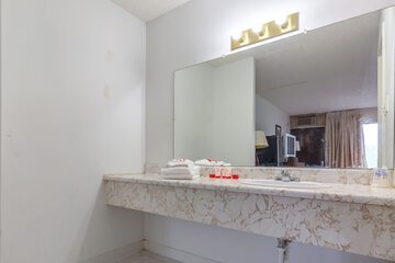 Room 8 of 47