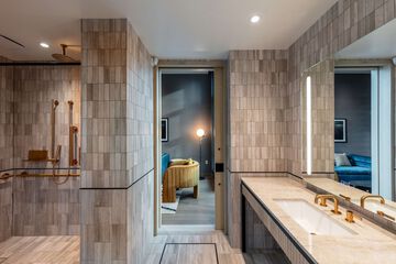 Bathroom shower
