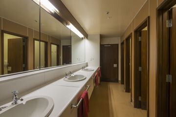 Bathroom amenities