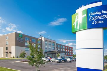 Holiday Inn Express & Suites Greenwood Mall by IHG
