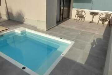 Private pool