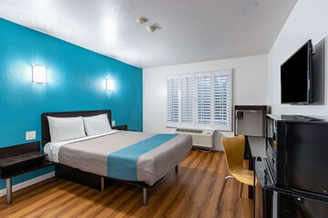 Room 26 of 37