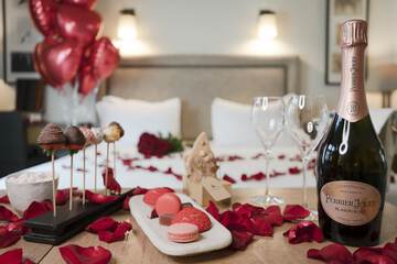 Couples dining