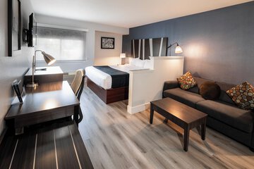 Room 32 of 37