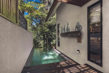 Private pool