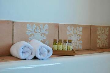 Bathroom amenities