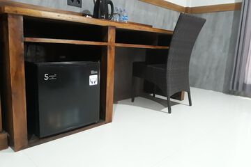 Mini-refrigerator