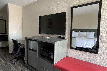Room 15 of 16