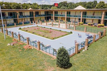 Gills Inn & Suites