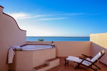 Jetted tub