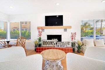 Hotel Interior 8 of 31