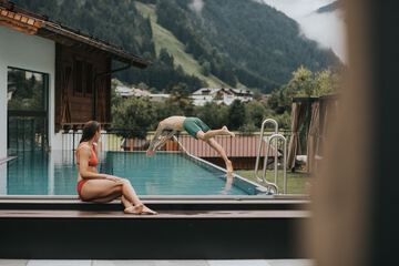 Infinity pool
