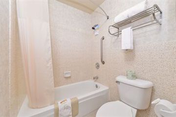Deep Soaking Bathtub