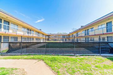 Hotel Exterior 121 of 123