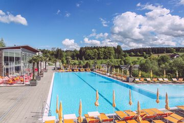 Exercise/lap pool