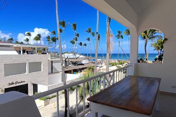 Beach/ocean view