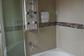 Deep Soaking Bathtub