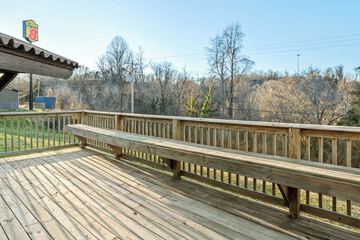 BBQ/picnic area