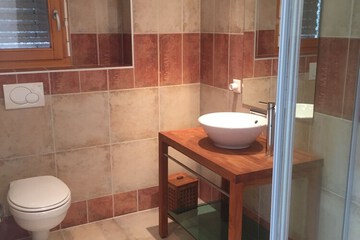Bathroom sink