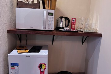 Mini-refrigerator