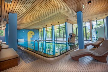 Exercise/lap pool