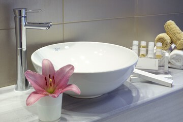 Bathroom sink