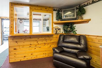 Check-in/check-out kiosk