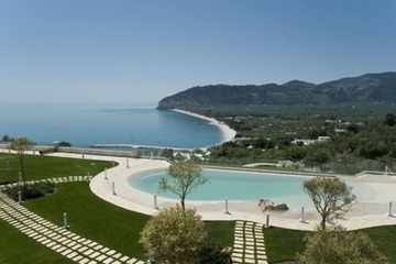 Infinity pool