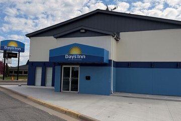 Days Inn by Wyndham La Crosse