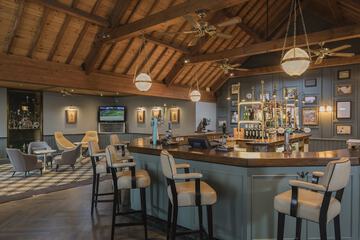 Sports bar