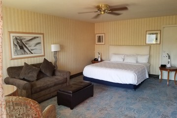 Room 25 of 143