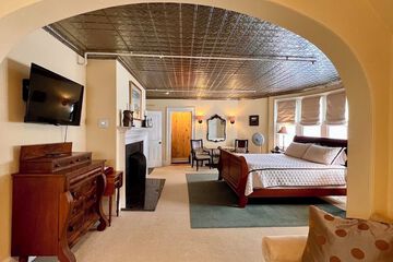 Room 12 of 15