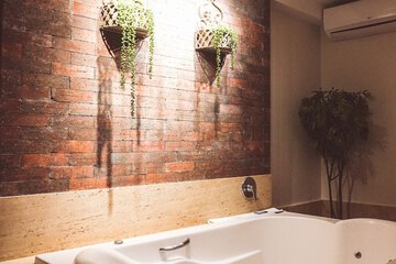 Jetted tub