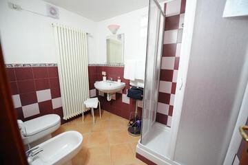 Photo 51