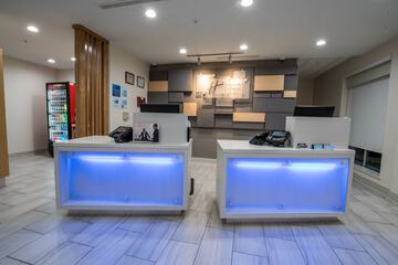 Check-in/check-out kiosk